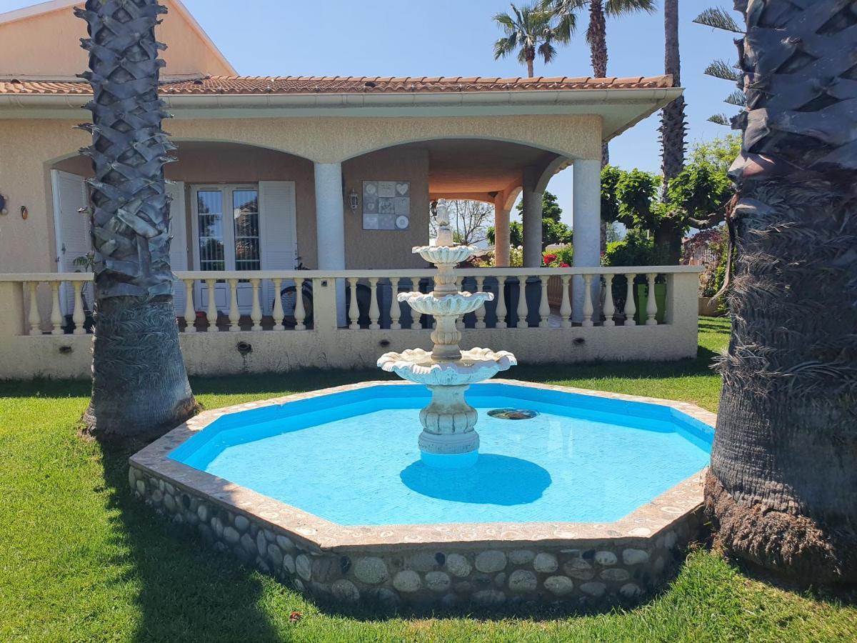 Villa Les Palmiers -Stretta Di I Mandarini Луччана Екстер'єр фото